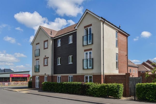 Thumbnail Flat to rent in 6 Stirling Court, 54 Bracken Way, Malvern