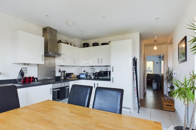 55, Sparrowhawk Way, Harlow photo 3