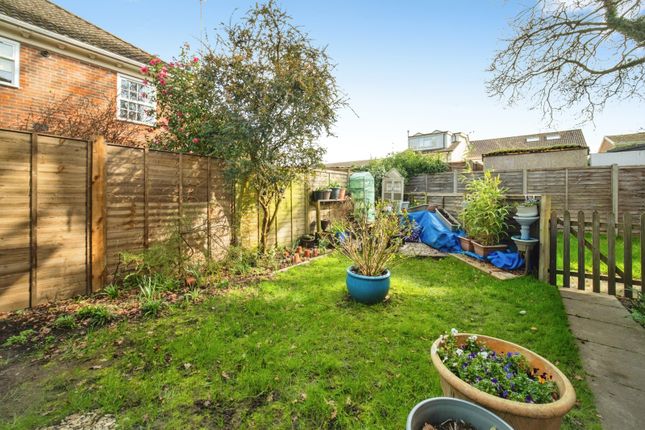 5, Oaklands, Hook photo 2