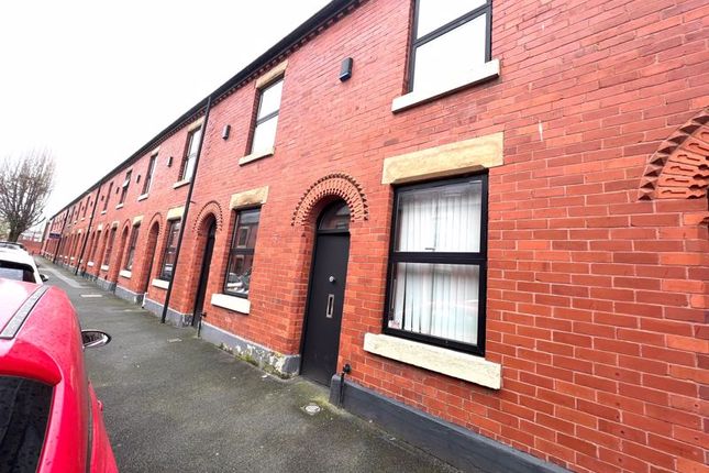 Terraced house to rent in Reservoir Street, Salford