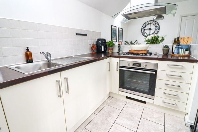 14 Brooklands Avenue, Bedford photo 3