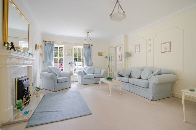 11 Shenstone Park London Road, Ascot photo 3
