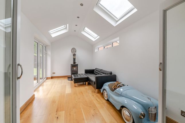 8, Tavistock Way, West Yorkshire photo 4