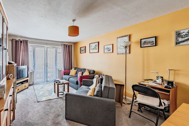 3, Braeside, Queens Road, Horley photo 4