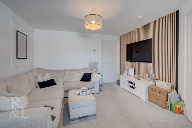 9, Robinson Close, Nottingham photo 4