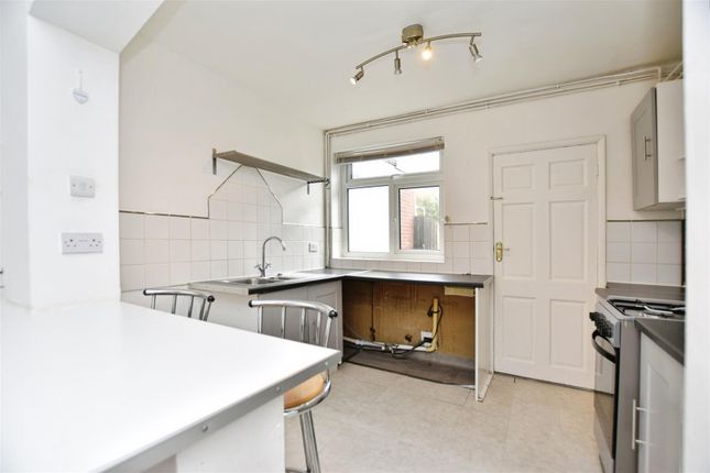 2-bed house on 10, George Street, Hedon, £120,000