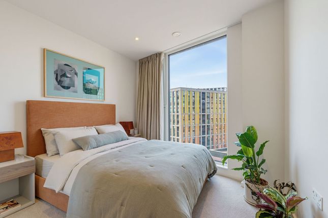 2408, Apex One, Nine Elms, London photo 5