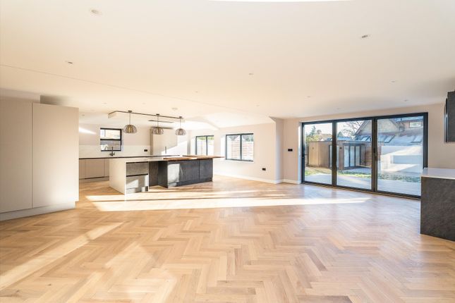 240, Kingston Vale, London photo 3
