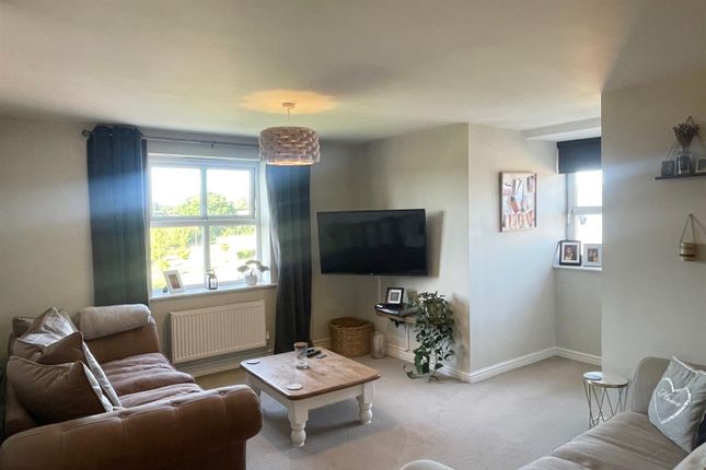 Flat for sale in Spindle Close, Andover Down, Andover