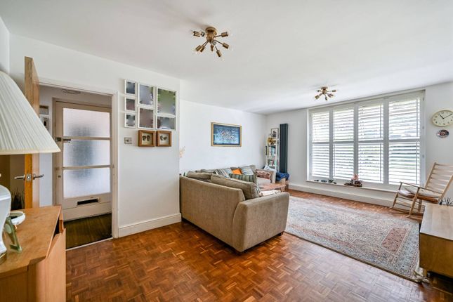 Thumbnail Flat to rent in Queens Road, Kingston Hill, Kingston Upon Thames