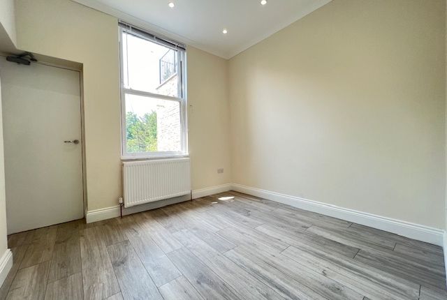 FIRST FLOOR, 66, Blackstock Road, London photo 3