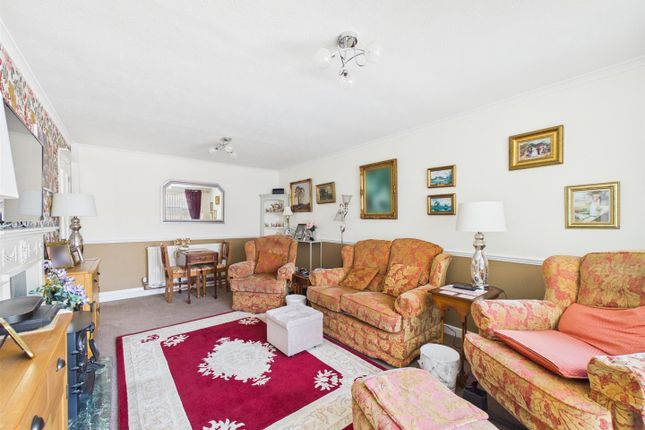 64, Moselle Drive, Gloucester photo 3