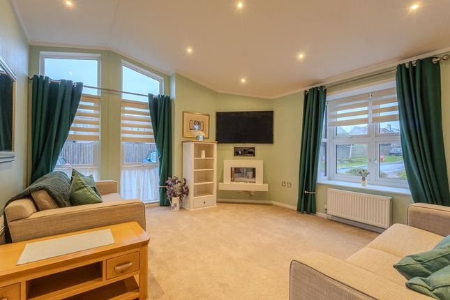 15, Cedar Crescent, Stepps photo 2