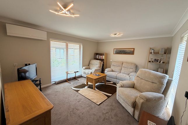 20, Kimbolton Court, PETERBOROUGH photo 4