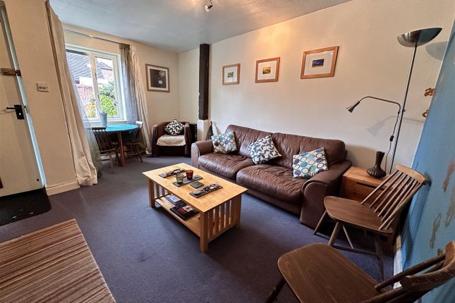 3, Bosley Crescent, Wallingford photo 2