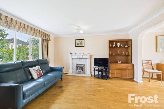 6, Simmons Place, Surrey photo 2