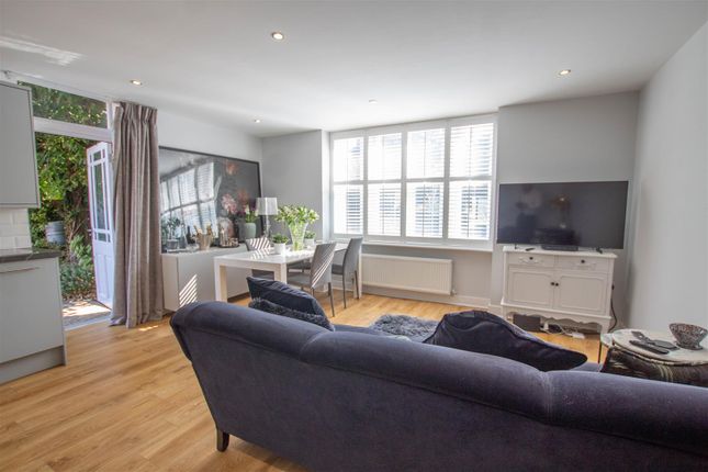 Flat 2, Manor House, Hamlet Road, Haverhill photo 4