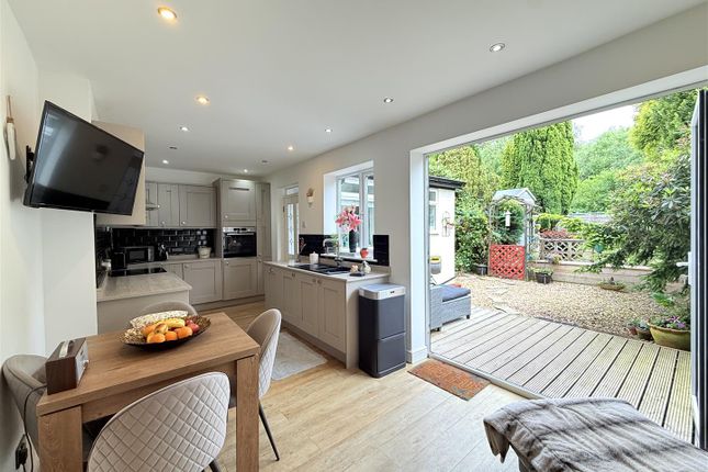 17, Reins Lee Road, Ashton-Under-Lyne photo 3