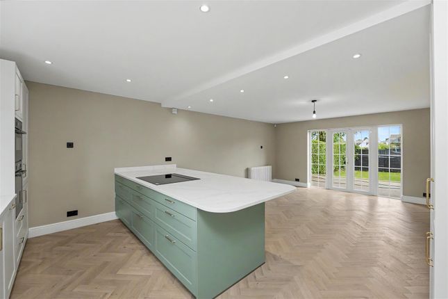 17, Landscape View, Saffron Walden photo 4