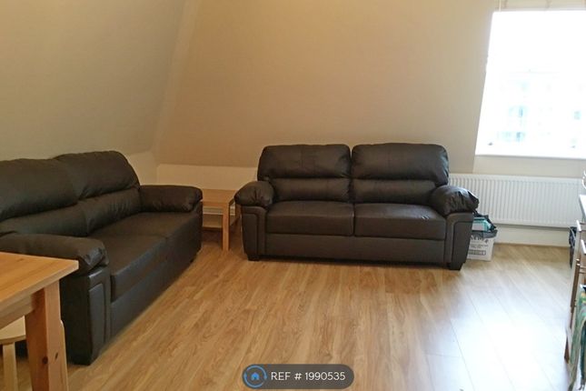 Flat to rent in Royal York Crescent, Bristol