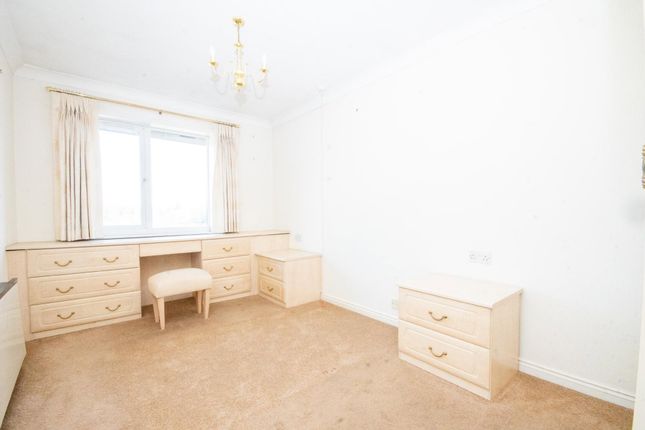 Flat for sale in Mapel Court, 9 Pinner Hill Road, Pinner