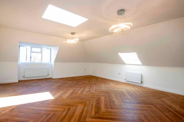 Flat 5, Havergate house, Apartment, Northwood photo 2