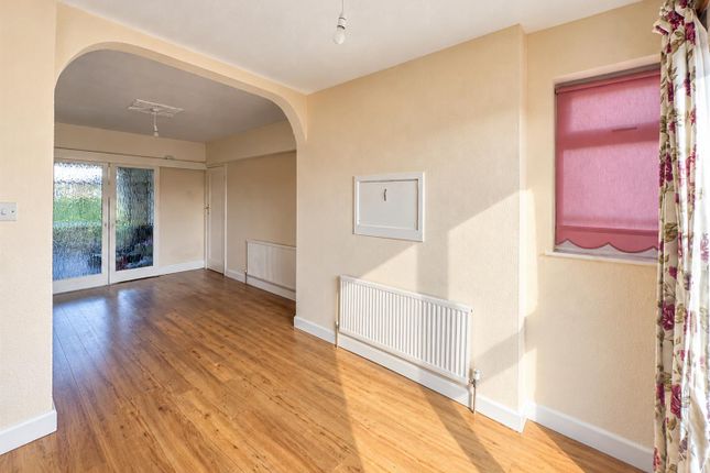 18, Hawksworth Avenue, Leek photo 4