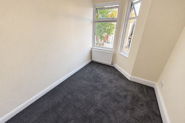 16, Oswald Road, SOUTHALL photo 5
