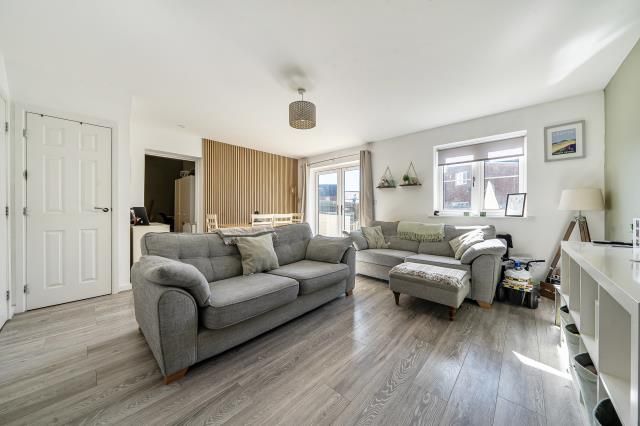 7, Woodley Drive, Bampton photo 4