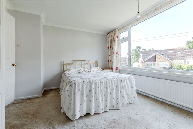 39, Knoll Wood Park, Leeds photo 5