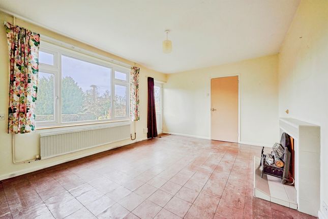 27, Thaxted Road, Saffron Walden photo 3