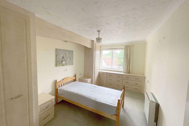 Flat for sale in Hudsons Court, Potters Bar