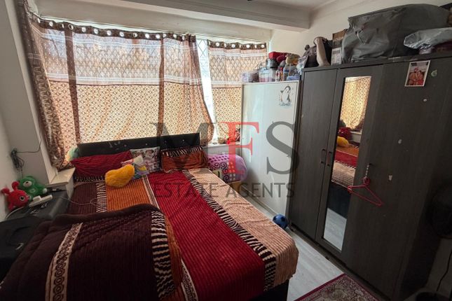 30, Lonsdale Road, Southall photo 3