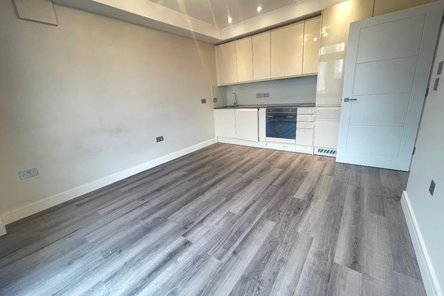 Thumbnail Flat to rent in Bridge Street, Hemel Hempstead