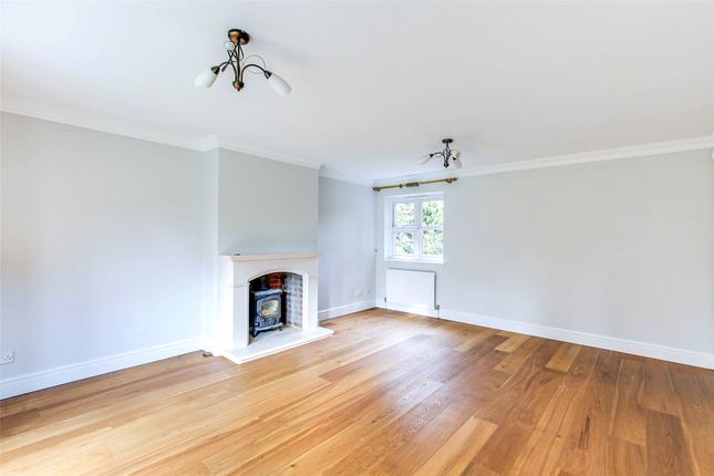 2, Bluehouse Gardens, Oxted photo 4