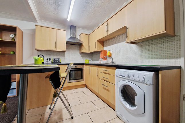 37, Tinniswood, Preston photo 3
