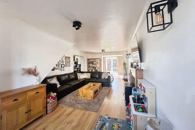 2 Heol Pont George, Bridgend photo 2
