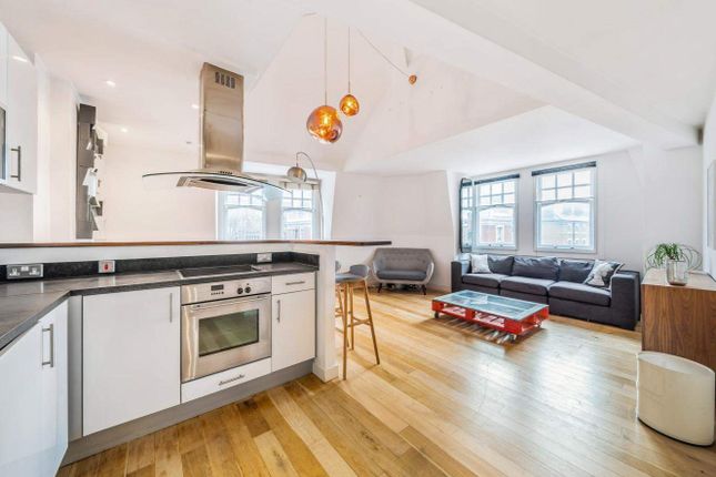 Flat for sale in Acton Street, London