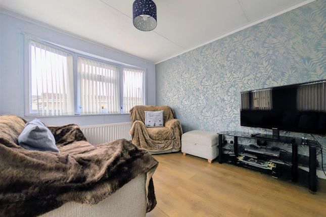 15, Staverton Park, Cheltenham, Glos photo 4