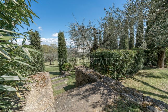 Villa for sale in Chiusi, Siena, Tuscany
