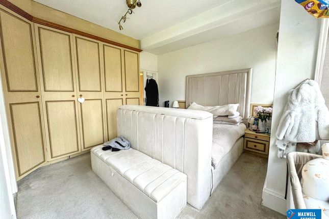 Flat 2, Canterton, Royston Grove, Hatch End photo 4