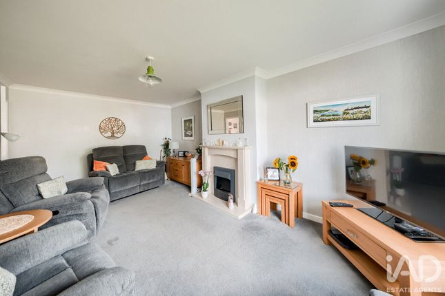 36, Royal Crescent, Coventry photo 4