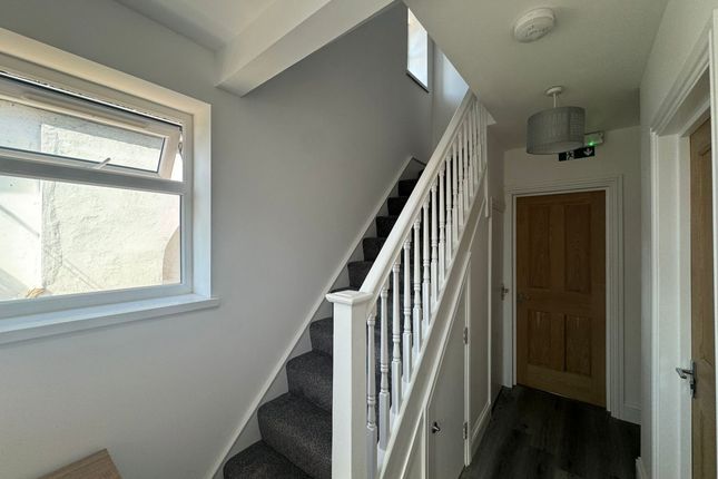 6, Hillview Road, High Wycombe photo 3