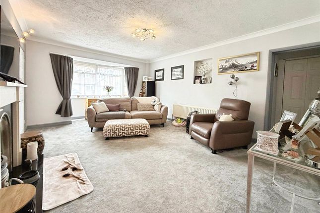 88, Yeovil Road, Sandhurst photo 2