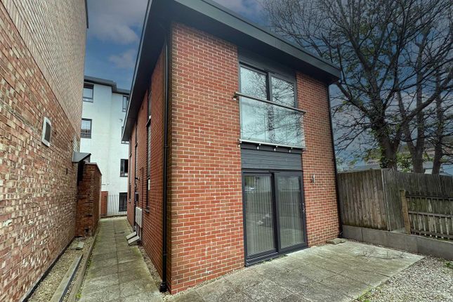Flat to rent in St. Georges Street, Cheltenham