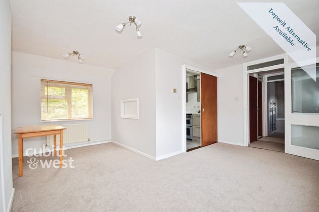 Harmony Close, Crawley photo 4