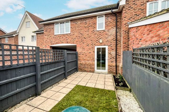 20, Heathlands, Beck Row photo 4