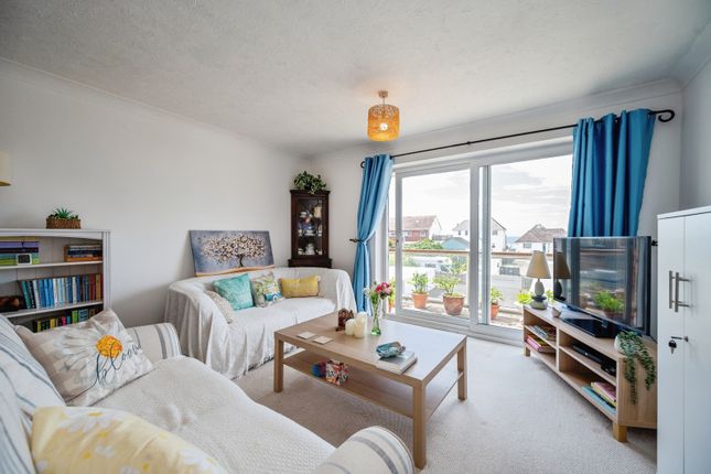 Flat 5, 21, Bembridge Drive, Hampshire photo 3