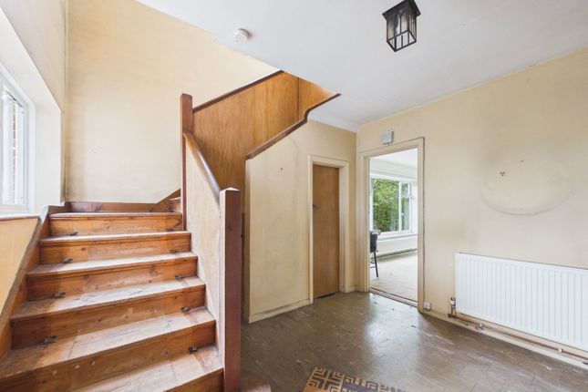 9, Chute Avenue, Worthing photo 4