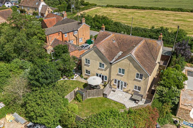 2 Hill Crest, Charndon, Buckinghamshire photo 2